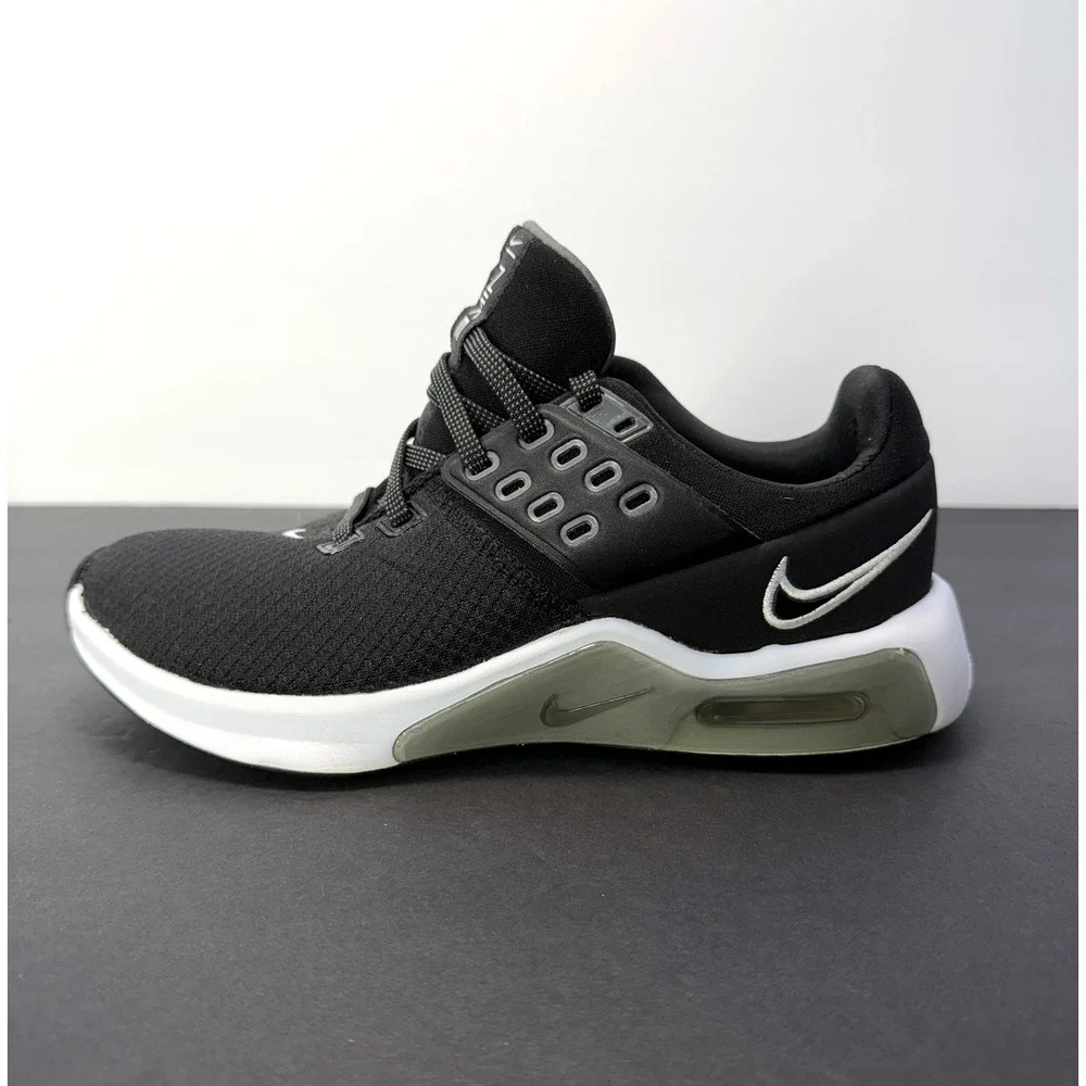 Nike Air Max Motion 2 Women’s size 6.5 AO0352-007 Black White Running Shoes